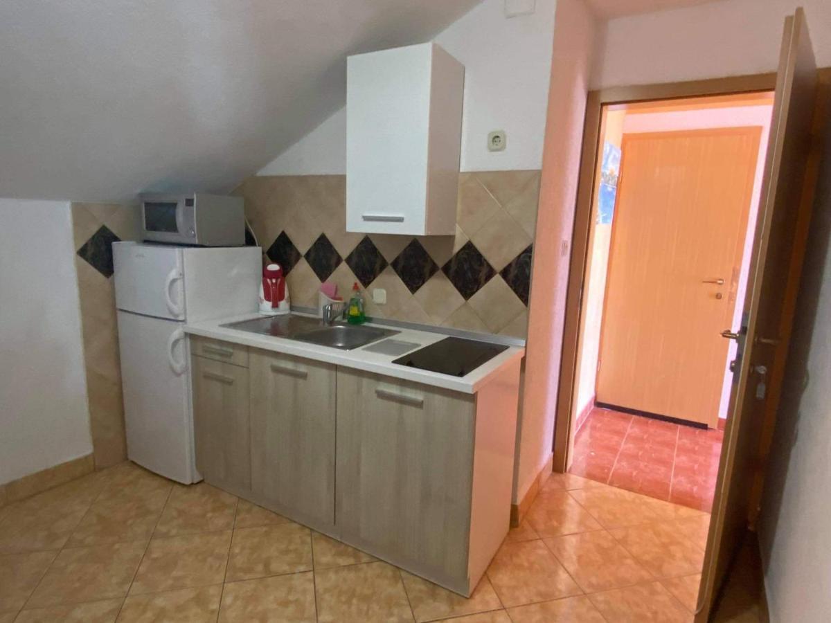 Apartments Villa Marija Gornji Karin Bagian luar foto