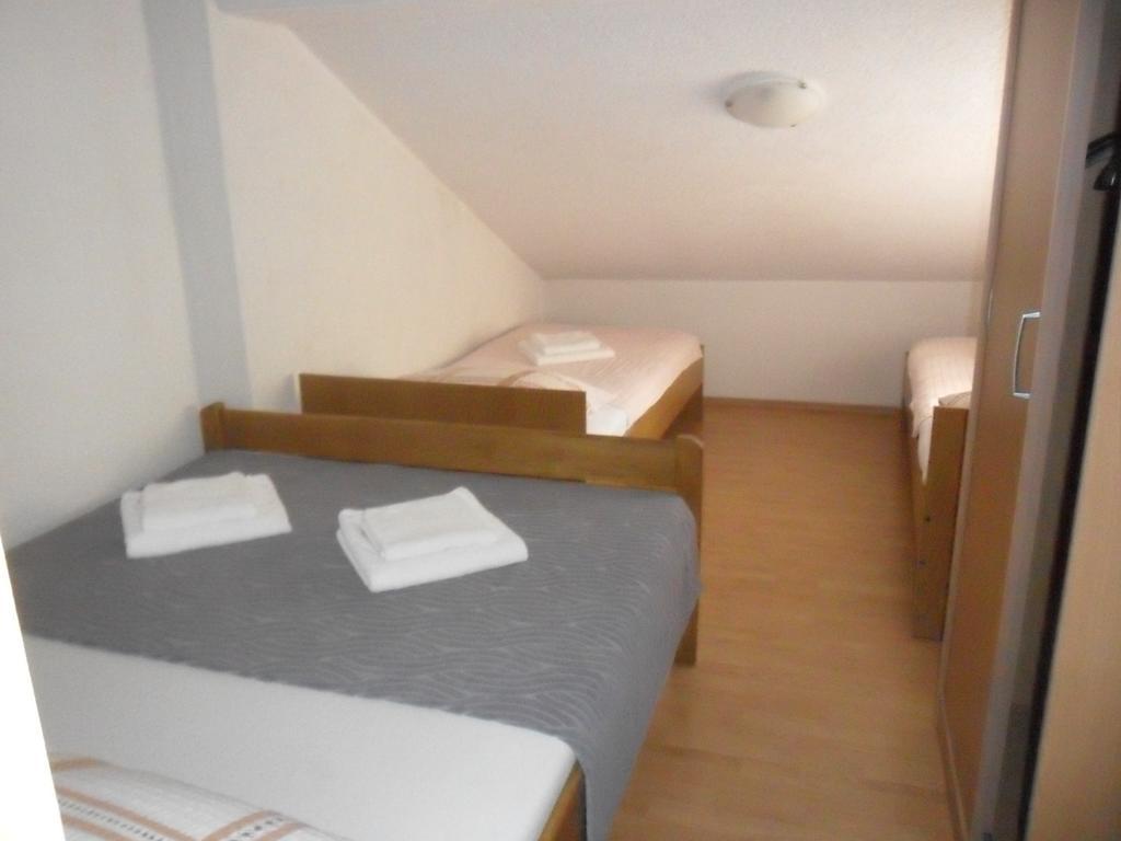 Apartments Villa Marija Gornji Karin Bagian luar foto